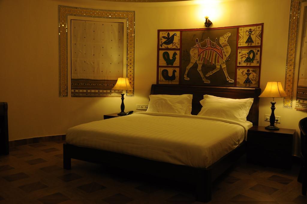 Seven Sky Clarks Exotica Hotel Bhuj Bagian luar foto