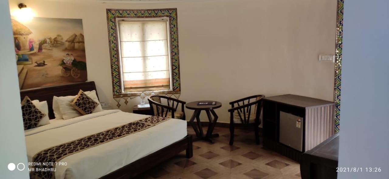 Seven Sky Clarks Exotica Hotel Bhuj Bagian luar foto