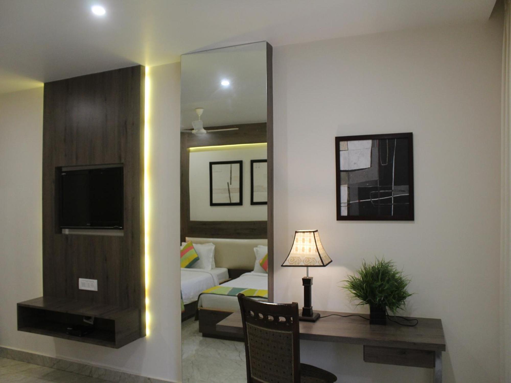 Seven Sky Clarks Exotica Hotel Bhuj Bagian luar foto