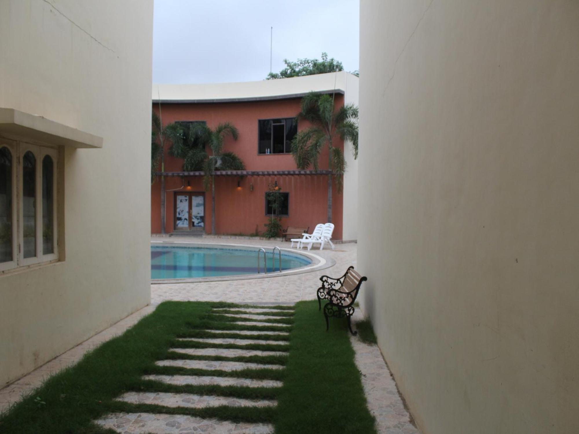 Seven Sky Clarks Exotica Hotel Bhuj Bagian luar foto