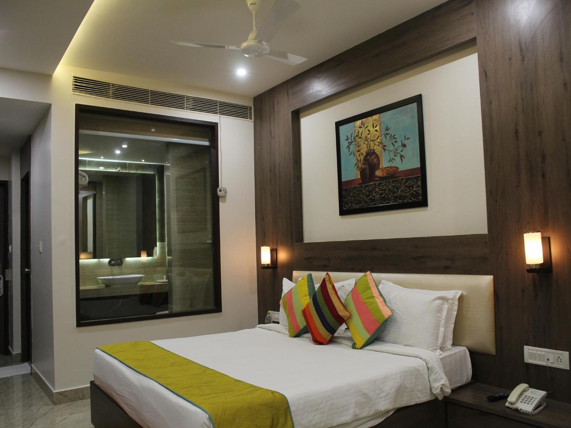 Seven Sky Clarks Exotica Hotel Bhuj Bagian luar foto