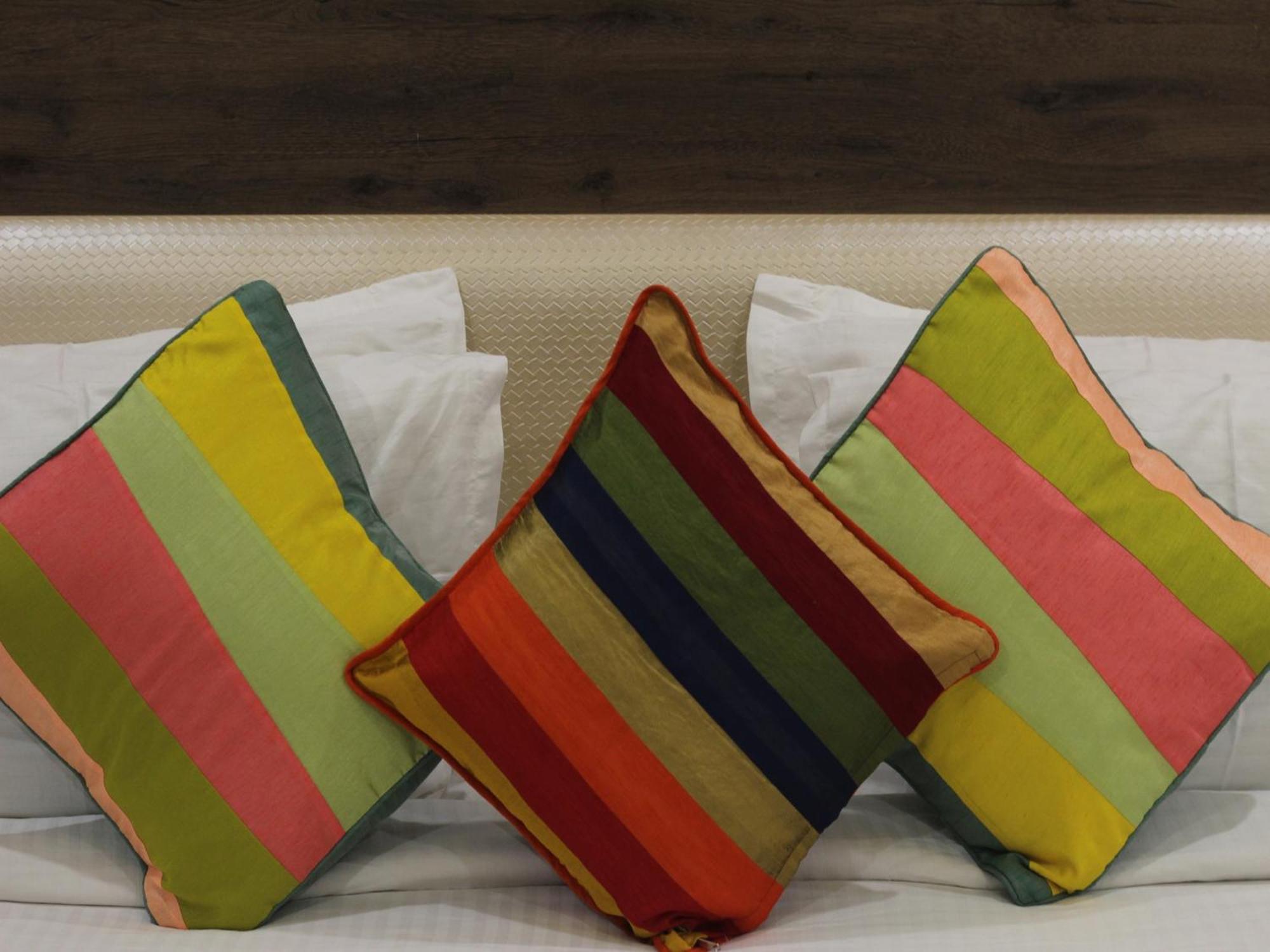 Seven Sky Clarks Exotica Hotel Bhuj Bagian luar foto