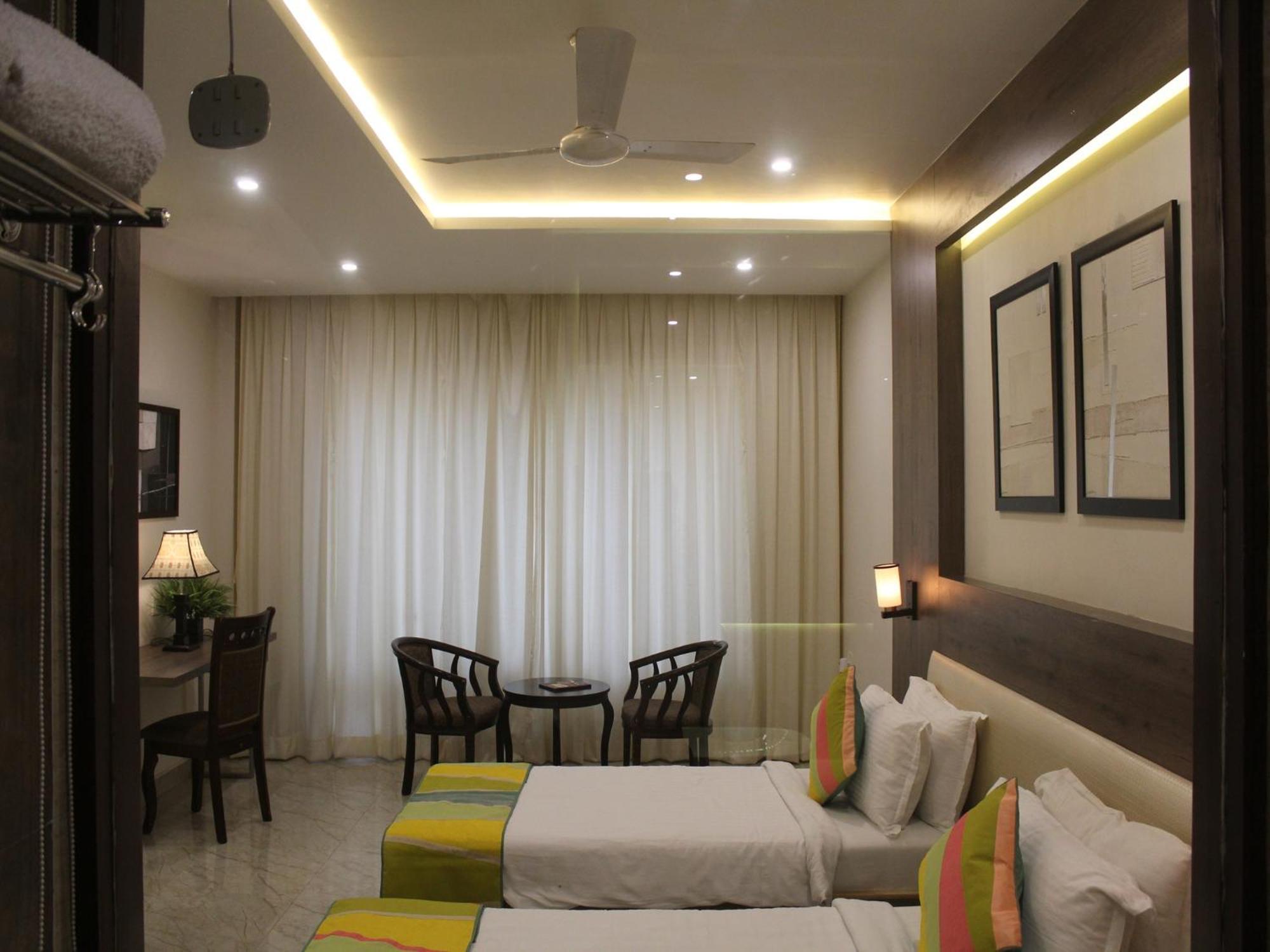 Seven Sky Clarks Exotica Hotel Bhuj Bagian luar foto