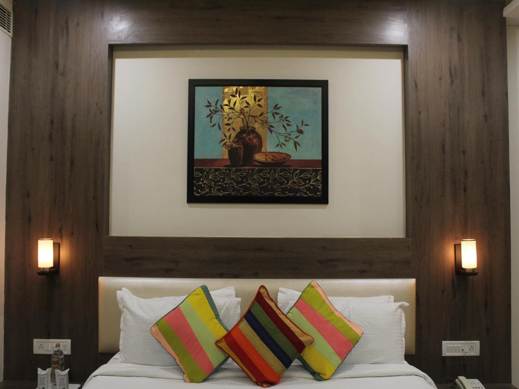 Seven Sky Clarks Exotica Hotel Bhuj Bagian luar foto