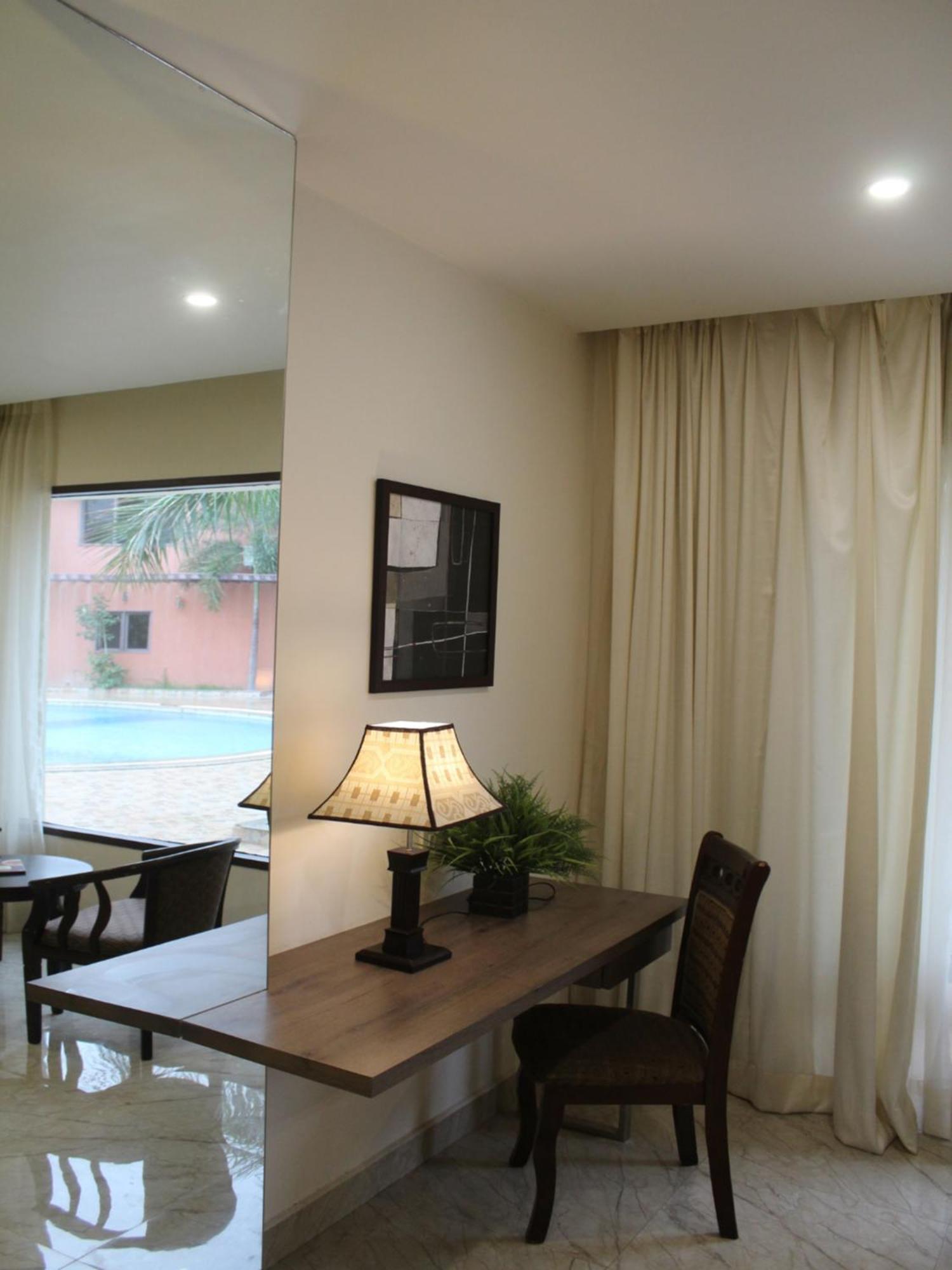 Seven Sky Clarks Exotica Hotel Bhuj Bagian luar foto