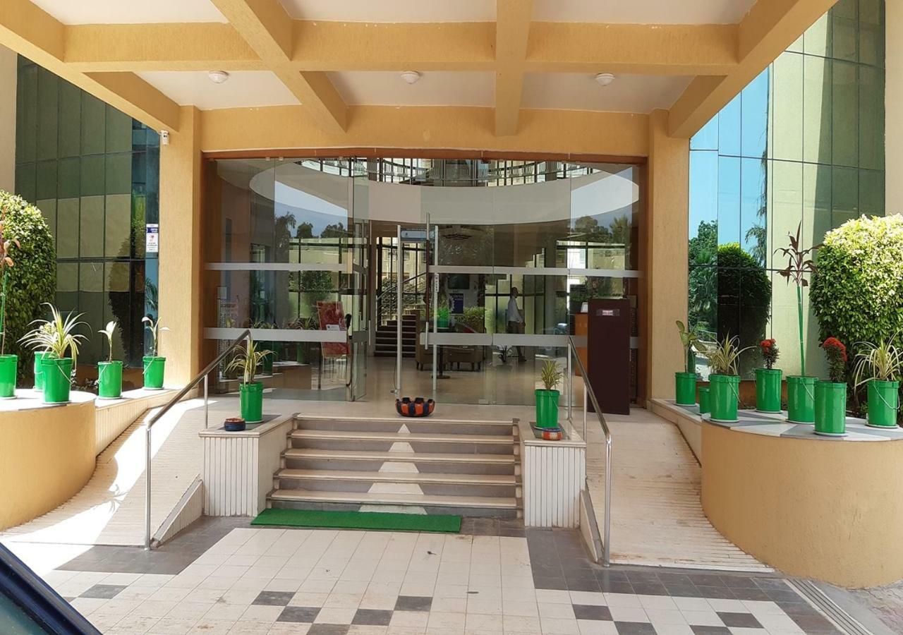 Seven Sky Clarks Exotica Hotel Bhuj Bagian luar foto